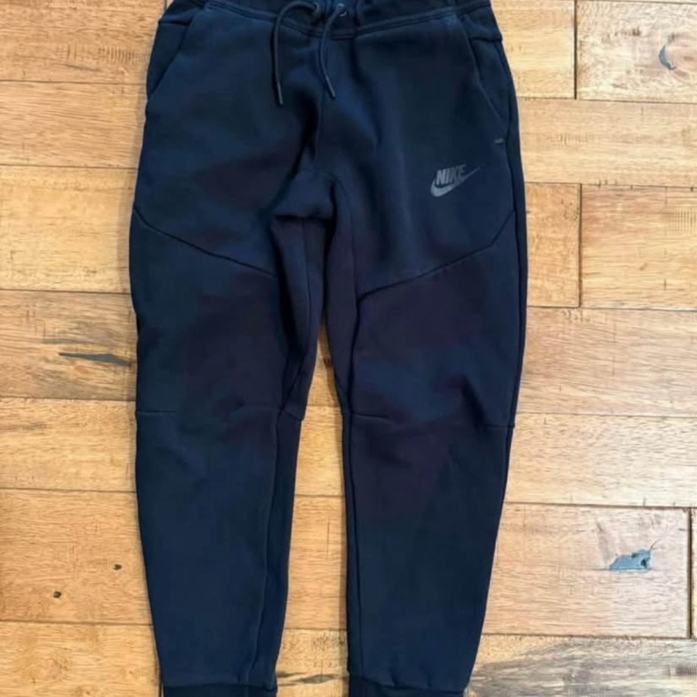 Nike Tech Black Sweatpants